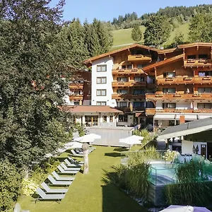 https://hotel-die-sonne.saalbachhinterglemmhotels.com
