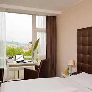 Hotel Pakat